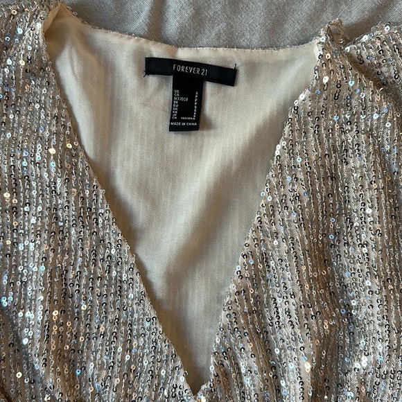 Forever 21 - sequin crop top - Picture 6 of 10